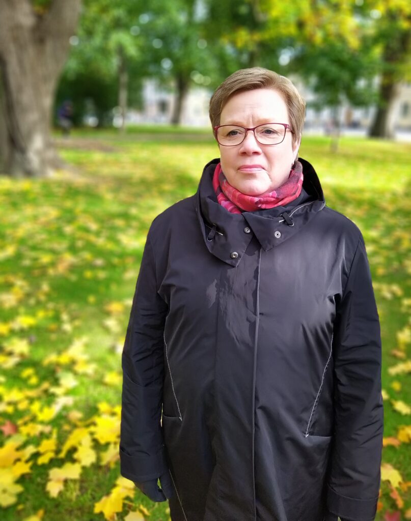 majlen2 Majlen Saarinen utomhus.